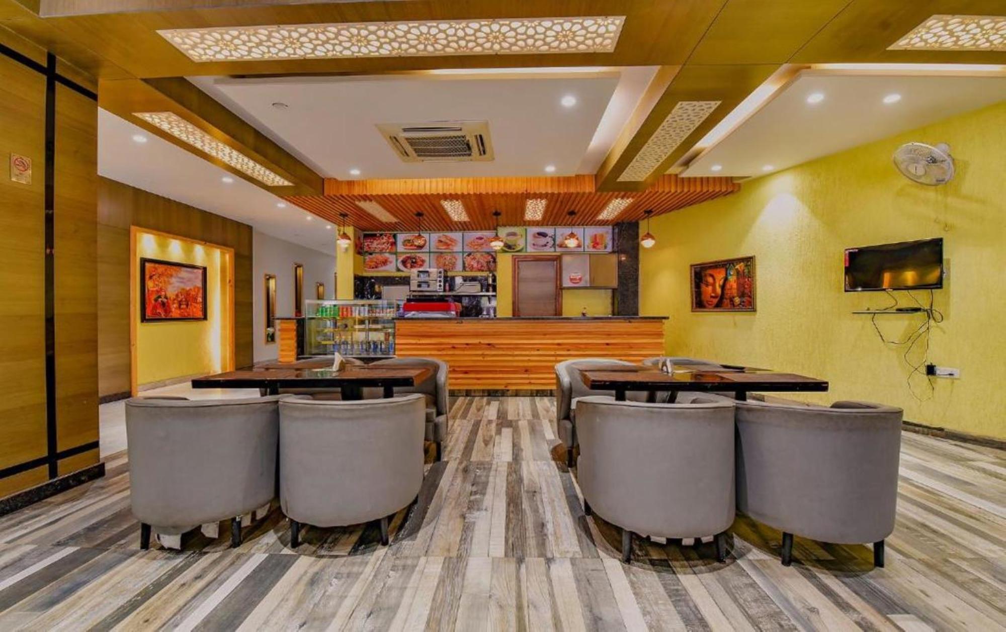 Wind Palace Hotel Jaipur Extérieur photo
